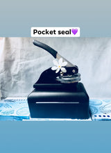 Load image into Gallery viewer, Pocket seal
